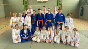 Mehr über den Artikel erfahren Judo-Ostertraining 2025 – Technik, Teamgeist und ganz viel Spaß
